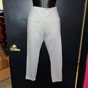 Zobha light grey capri length legging, yoga pant, workout. Medium.